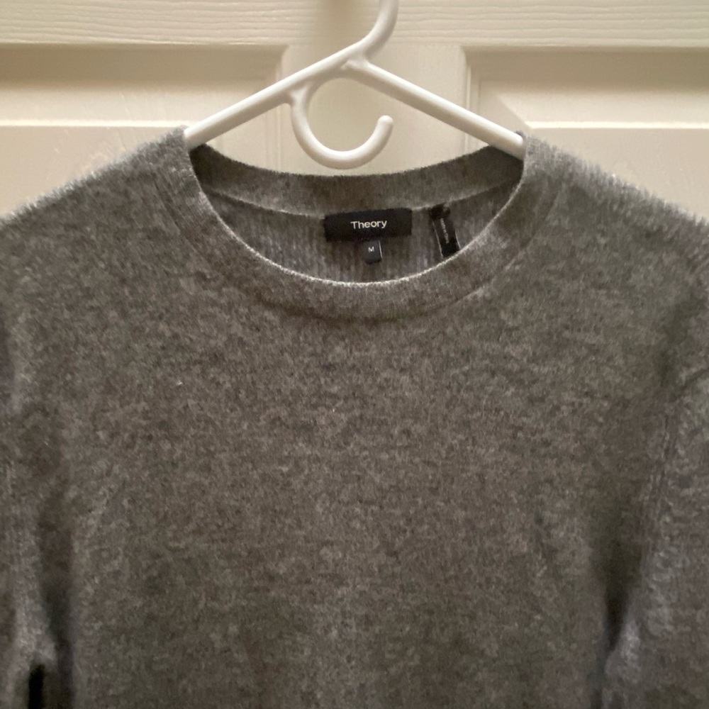 Men Theory cashmere sweater， size M